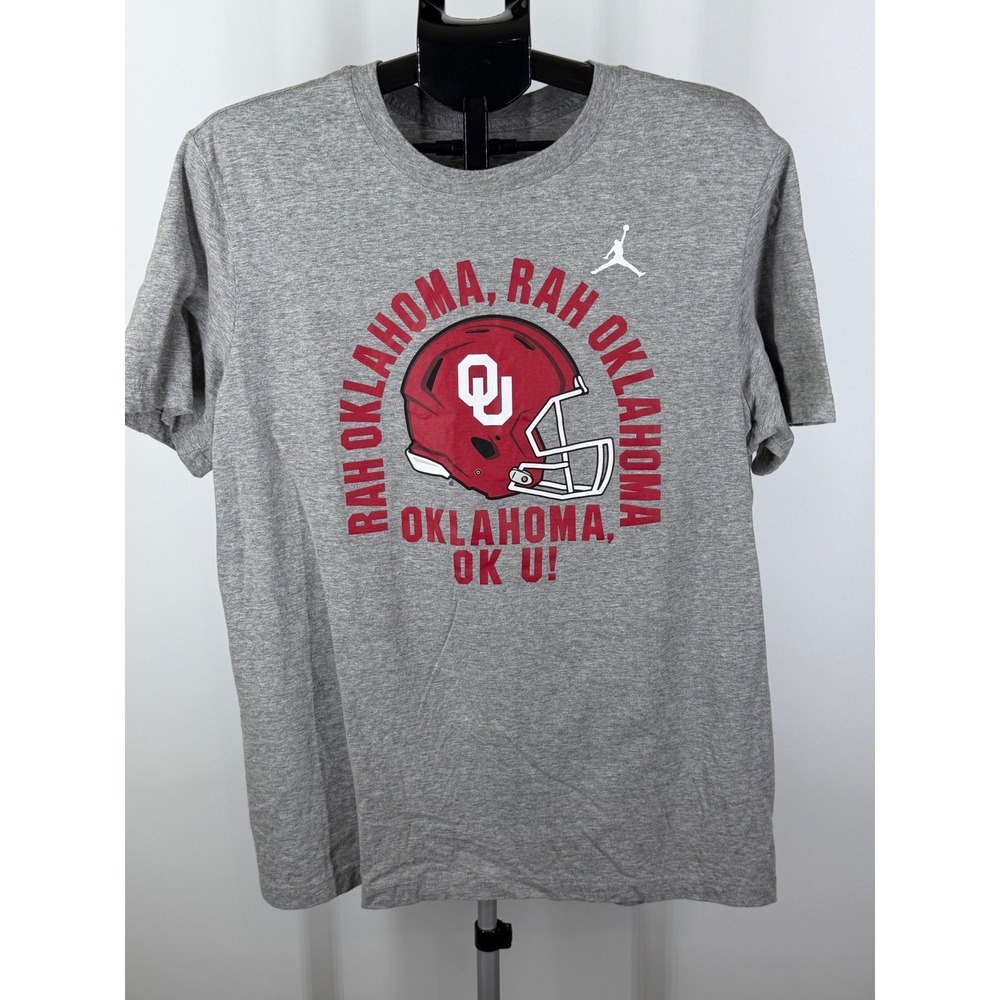 Nike Oklahoma Sooners Rah Oklahoma Football Helmet Grey Graphic T-Shirt Large‎